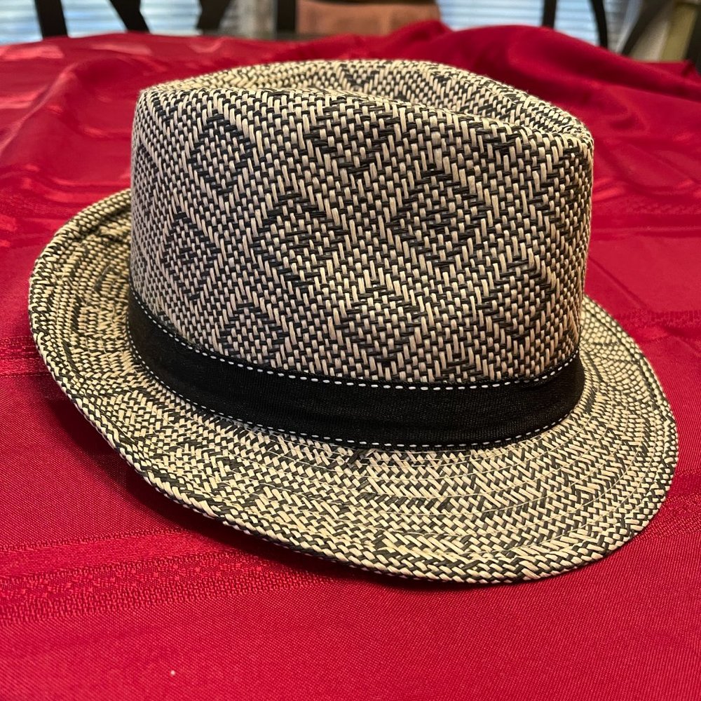 New -  Men Beautiful Cream & Black Color Hat - Picture 2 of 3
